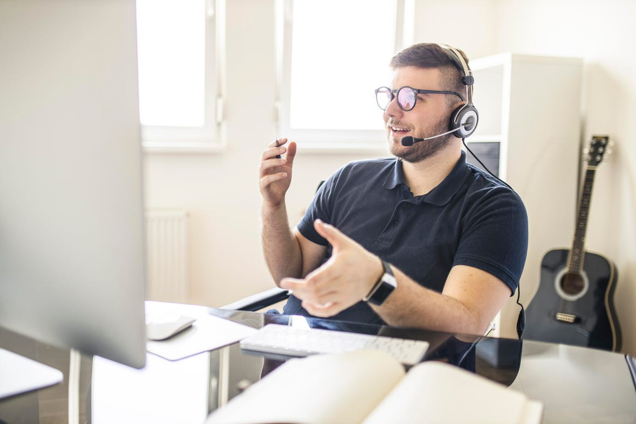 Why Call Center Agents Are Today's Heroes